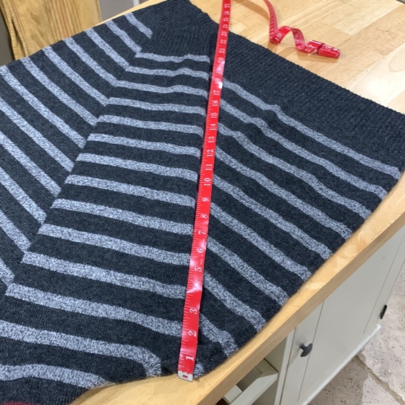 Urban Pipeline size XLARGE fits like 2X poly/wool/nylon/viscose sweater like new - Picture 10 of 15